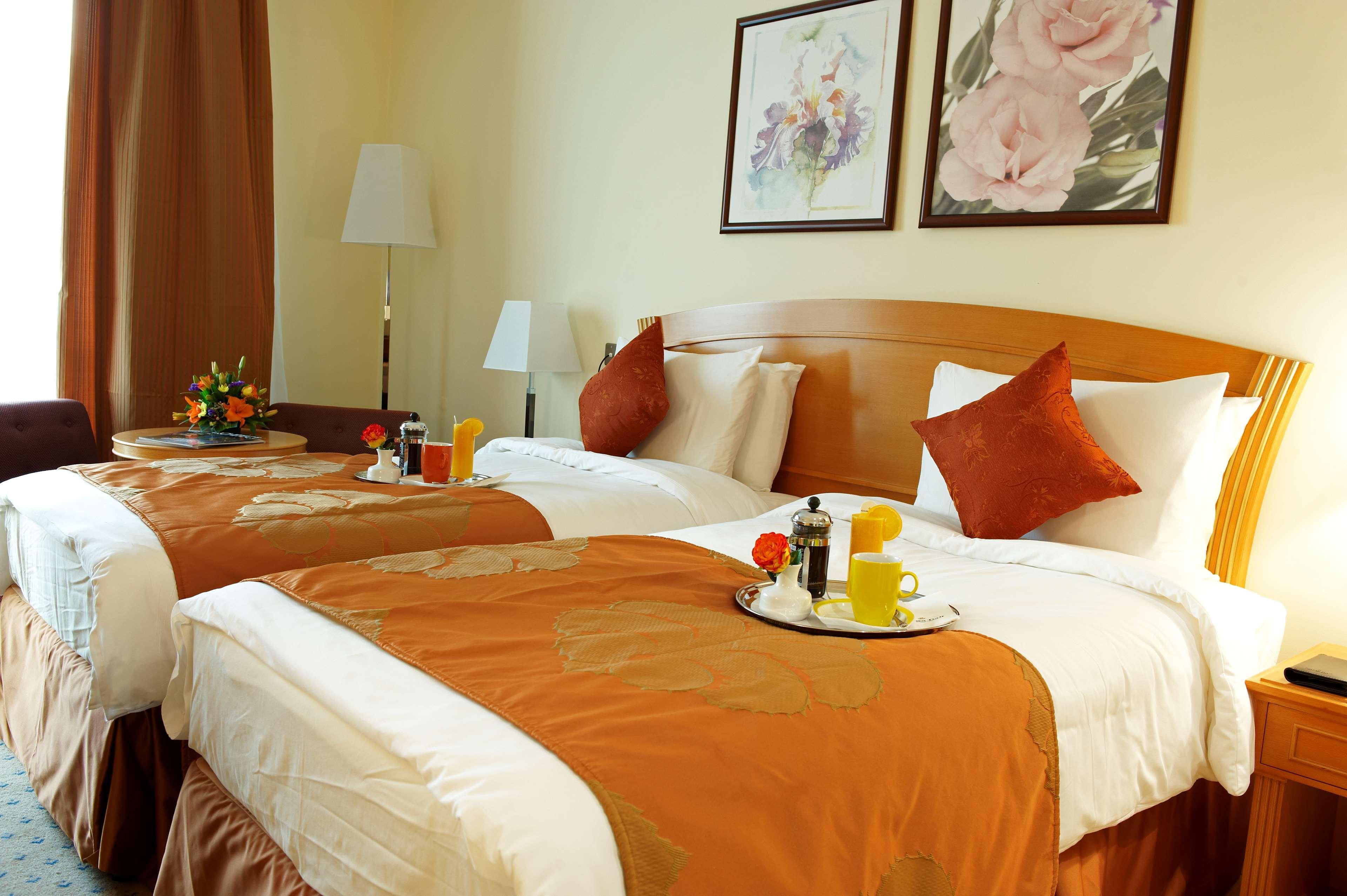 Golden Tulip Sharjah Aparthotel Luaran gambar