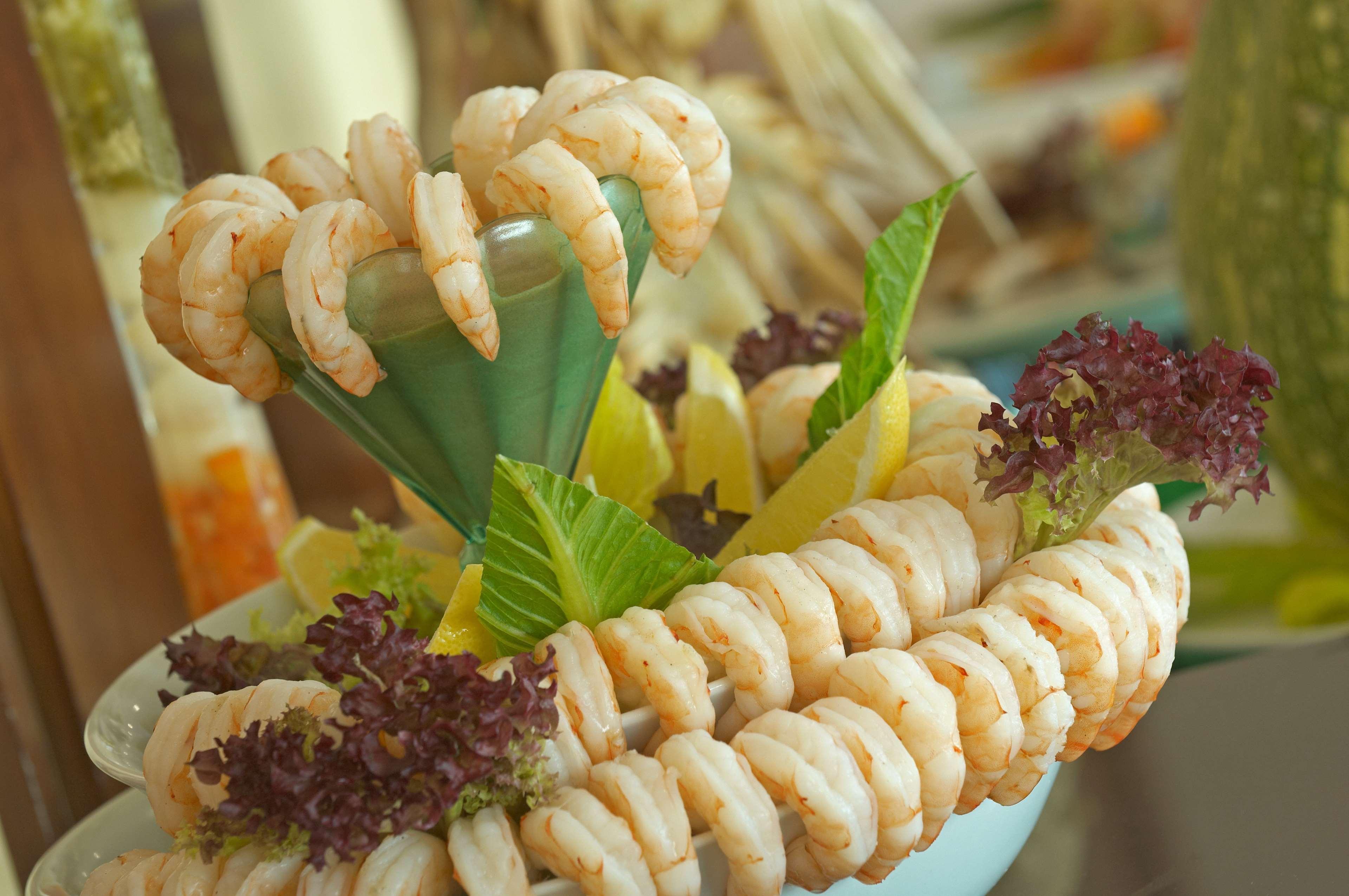 Golden Tulip Sharjah Aparthotel Luaran gambar