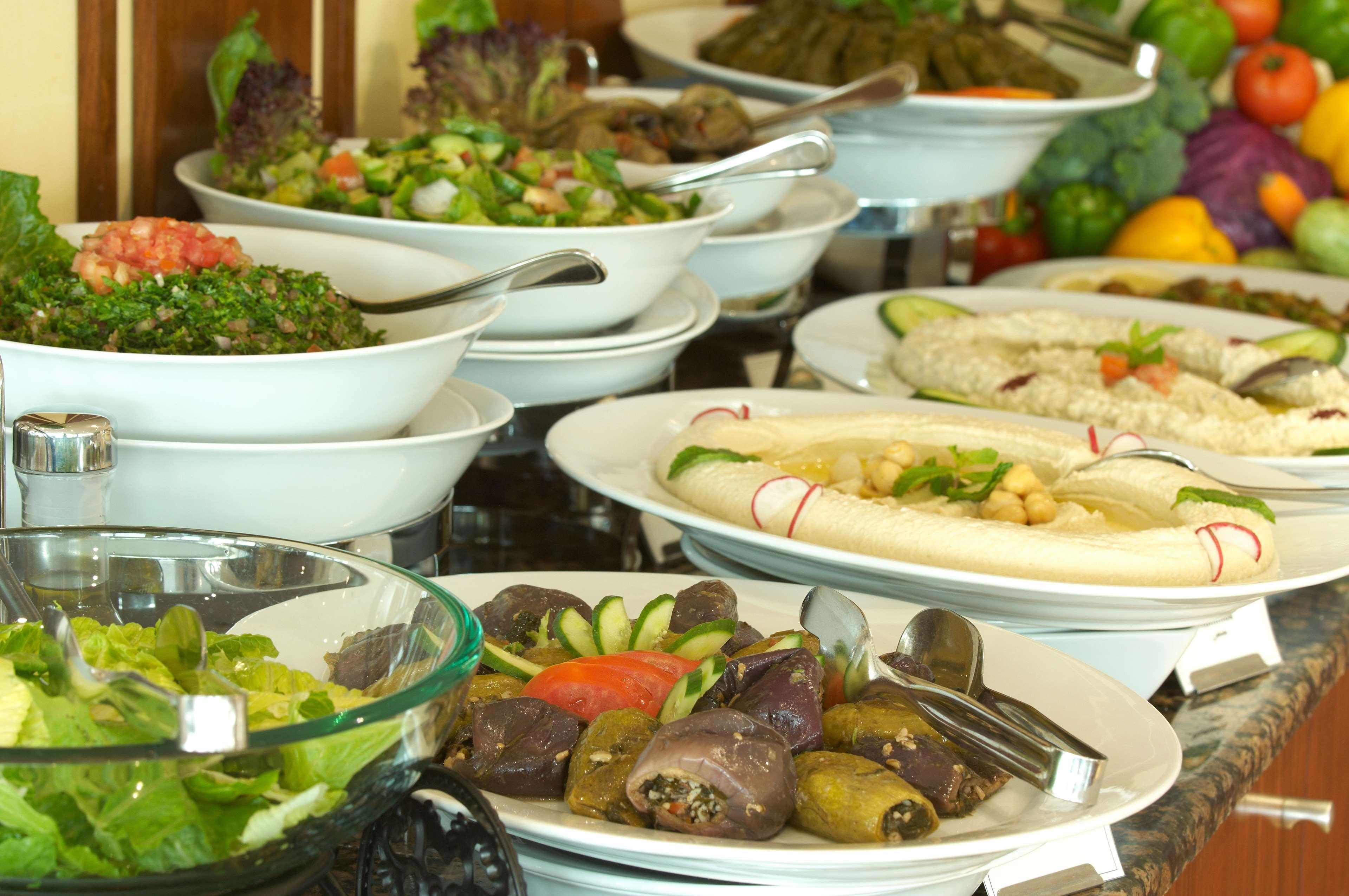 Golden Tulip Sharjah Aparthotel Luaran gambar