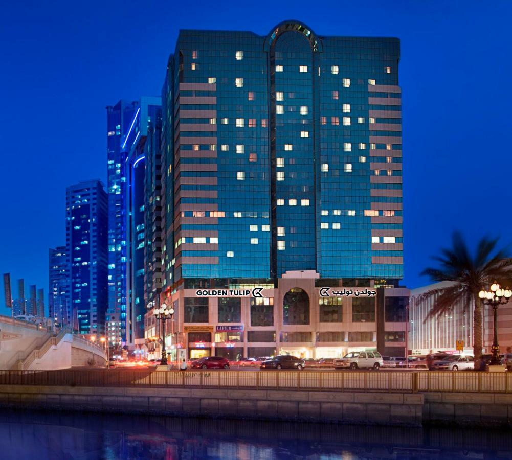 Golden Tulip Sharjah Aparthotel Luaran gambar